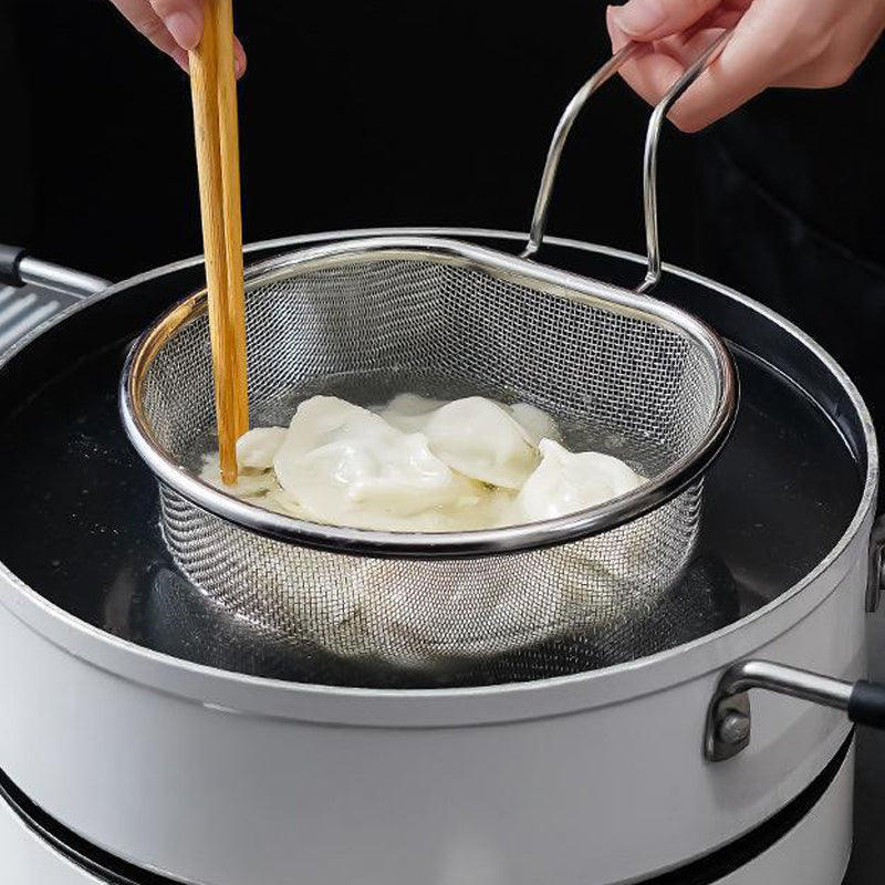🎉 2026 Sale — Over 36,000 Sold! 💞 Handheld Steel Sieve – No Rust, No Splatter 🍲